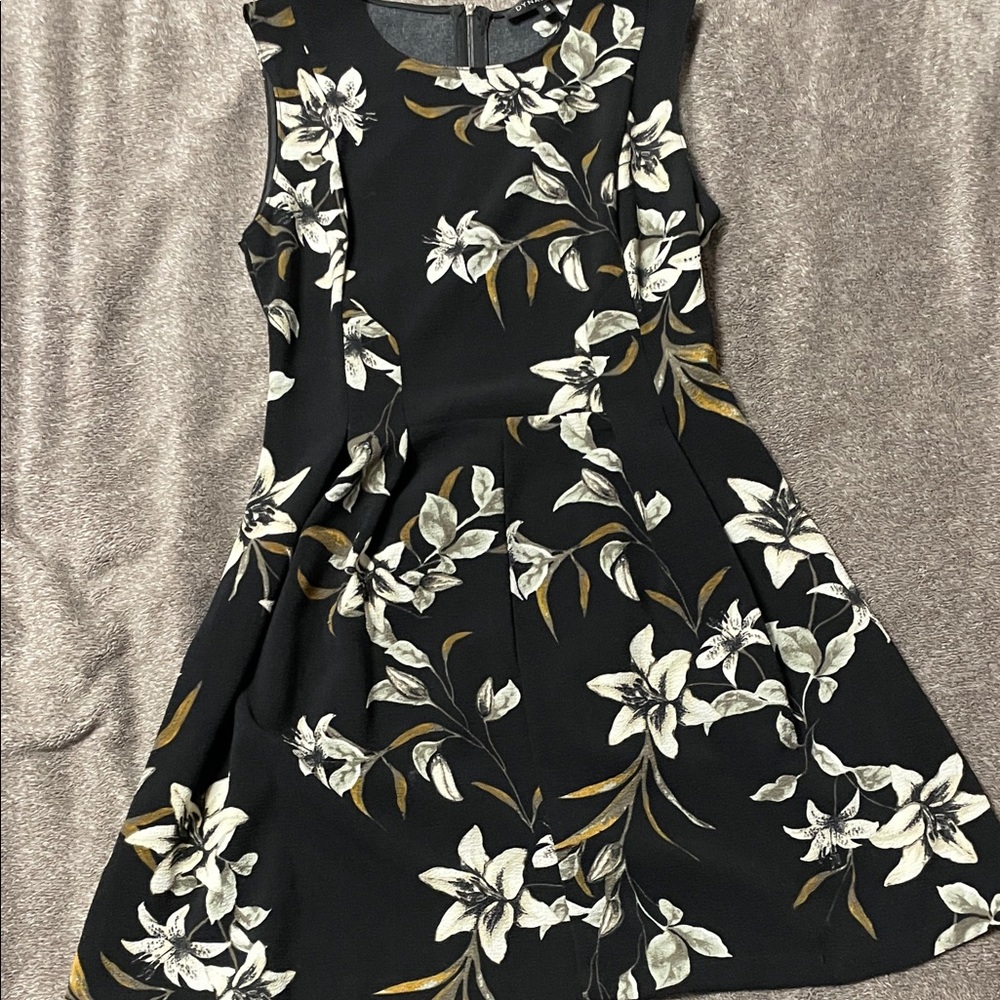 Dynamite Black and White Floral Midi Dress